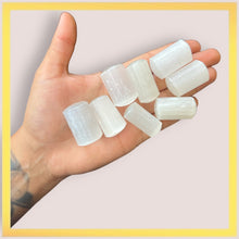 Cargar imagen en el visor de la galería, Small Selenite Cylinder