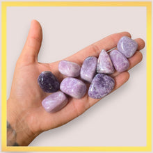 Cargar imagen en el visor de la galería, Tumbled medium Lepidolite