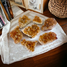 Cargar imagen en el visor de la galería, Citrine Cluster