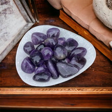Cargar imagen en el visor de la galería, Polished dark Amethyst
