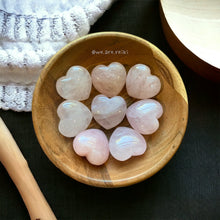 Cargar imagen en el visor de la galería, Rose Quartz Heart