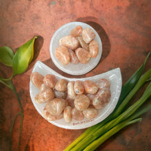 Cargar imagen en el visor de la galería, Tumbled Small Sunstone