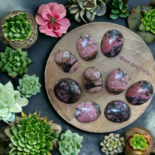 Cargar imagen en el visor de la galería, Rhodonite soap stone