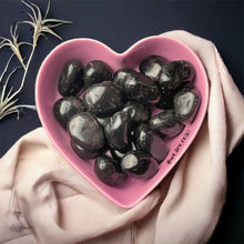 Cargar imagen en el visor de la galería, Polished Black Onyx