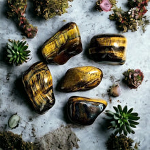 Cargar imagen en el visor de la galería, Polished large Tigereye