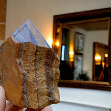 Cargar imagen en el visor de la galería, Tigereye Semi polished point