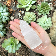 Cargar imagen en el visor de la galería, Selenite Towers