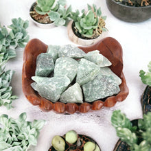 Cargar imagen en el visor de la galería, Rough Green Quartz