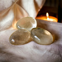Cargar imagen en el visor de la galería, Smoky Quartz soap stone