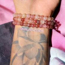 Cargar imagen en el visor de la galería, Strawberry Quartz Bracelet