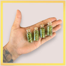 Cargar imagen en el visor de la galería, Peridot Tiny Jars