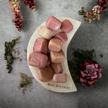 Cargar imagen en el visor de la galería, Peruvian tumbled Pink Opal