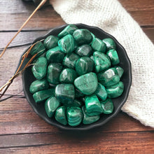 Cargar imagen en el visor de la galería, Polished Malachite
