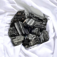 Cargar imagen en el visor de la galería, Rough Black Tourmaline A