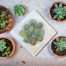 Cargar imagen en el visor de la galería, Green Quartz polish stone