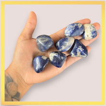 Cargar imagen en el visor de la galería, Medium Sodalite Polished Stone