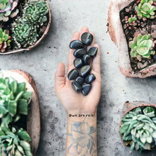 Cargar imagen en el visor de la galería, Small Tumbled Shungite