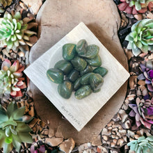 Cargar imagen en el visor de la galería, Green Quartz Grade A