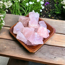 Cargar imagen en el visor de la galería, Medium Rough Rose Quartz Stone