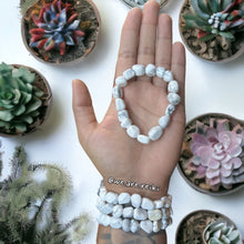 Cargar imagen en el visor de la galería, White Howlite Tumbled Bracelet