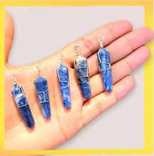 Cargar imagen en el visor de la galería, Sodalite Double Point Pendant