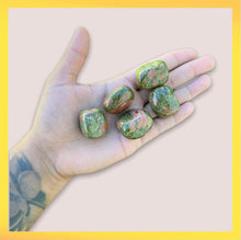 Cargar imagen en el visor de la galería, Polished Unakite