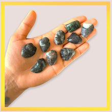 Cargar imagen en el visor de la galería, Polished Emerald