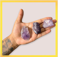 Cargar imagen en el visor de la galería, Medium Rough Amethyst
